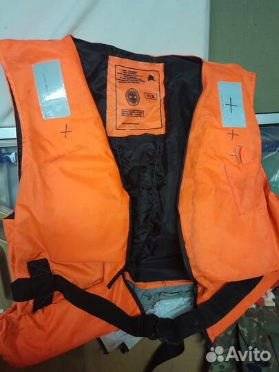 Спасательный жилет бу