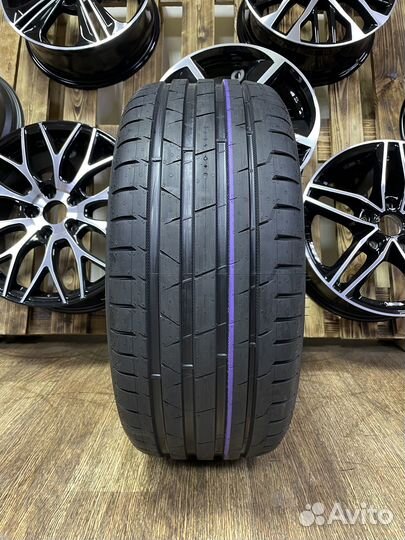 Nokian Tyres Hakka Black 2 235/40 R19 96Y