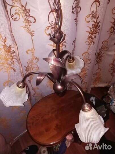Люстра в отличном состоянии