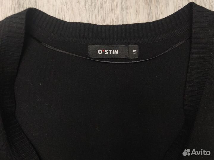 Жилетки тёмно-серого и чёрного цвета 44 размер