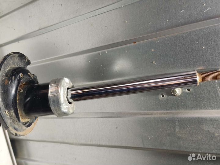 Стойка передняя левая Ford Fusion