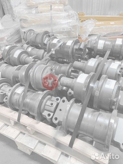 Каток Hyundai R280LC 207-30-15102