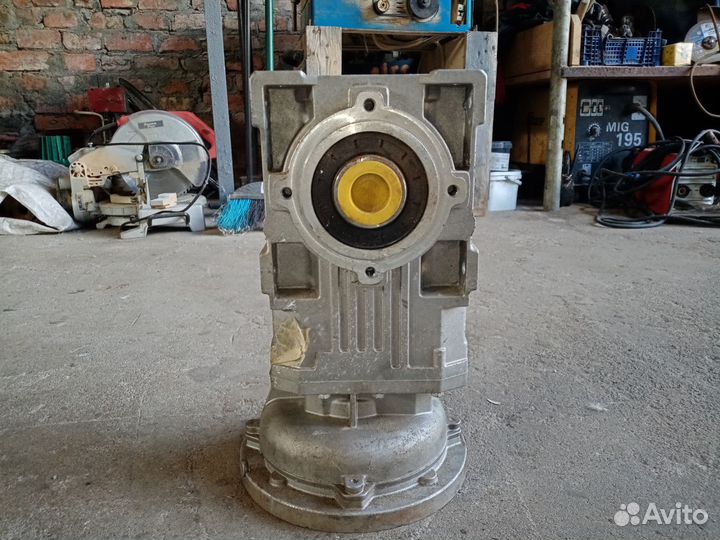 Электродвигатель с редуктором 380