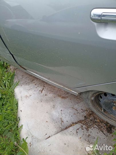 Задние двери Nissan Cube AZ10