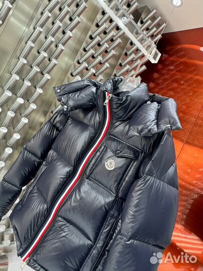 Пуховик Moncler