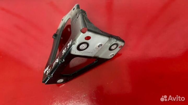 Кронштейн Крепления крыла передний правый Audi A6