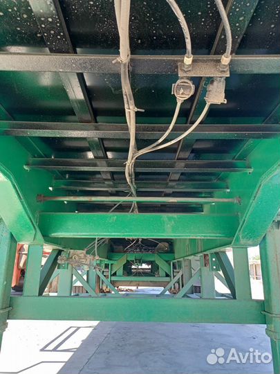 Полуприцеп бортовой МАЗ 975800-2012, 2010