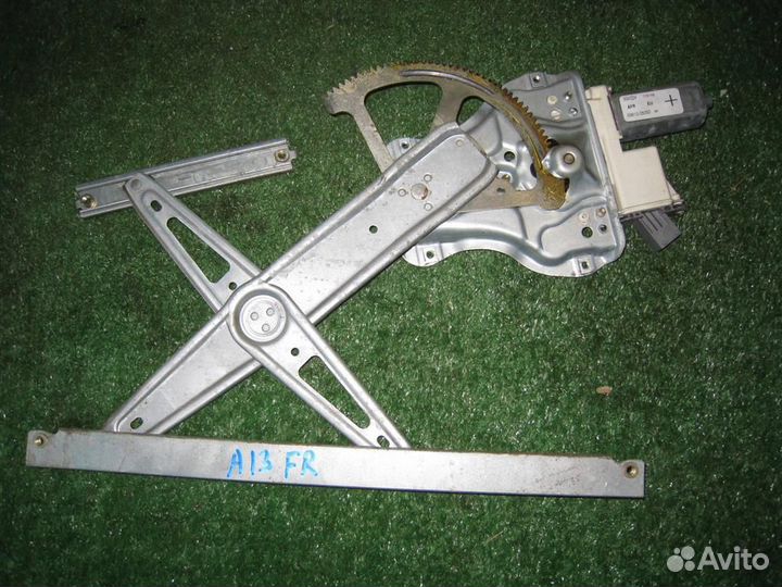 Стеклоподъемник передний правый Toyota Avensis T2