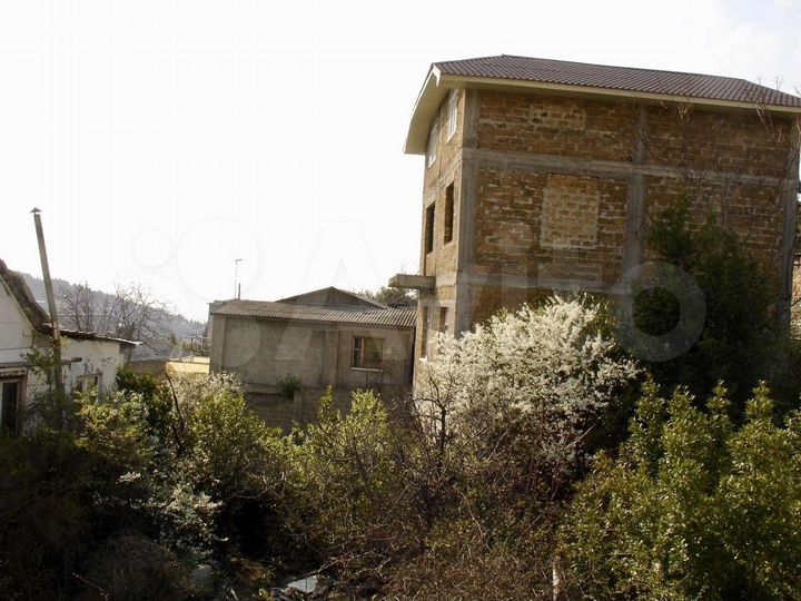 Дом 247 м² на участке 6 сот.