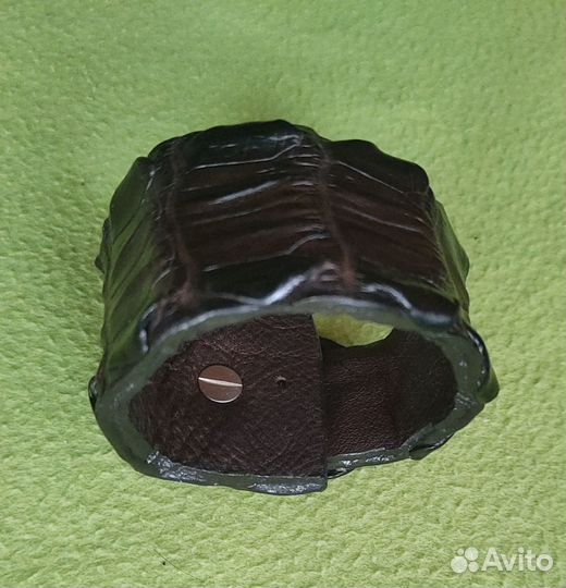 Браслет из кожи крокодила