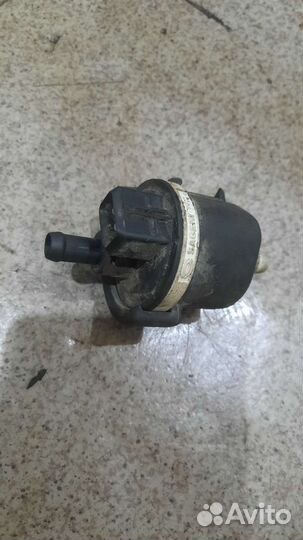 Клапан вентиляции бензобака Volkswagen Passat b5