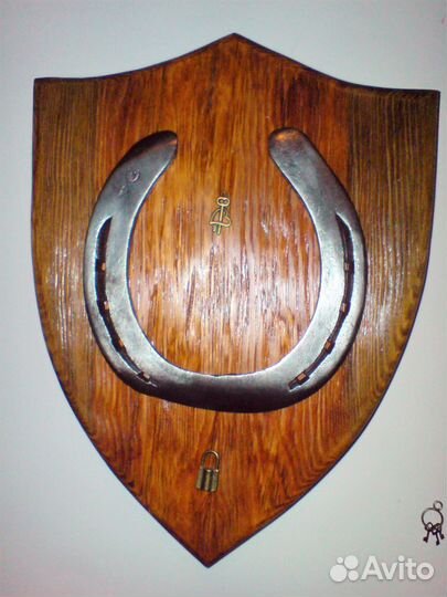 Подкова на панно подарок к новоселью