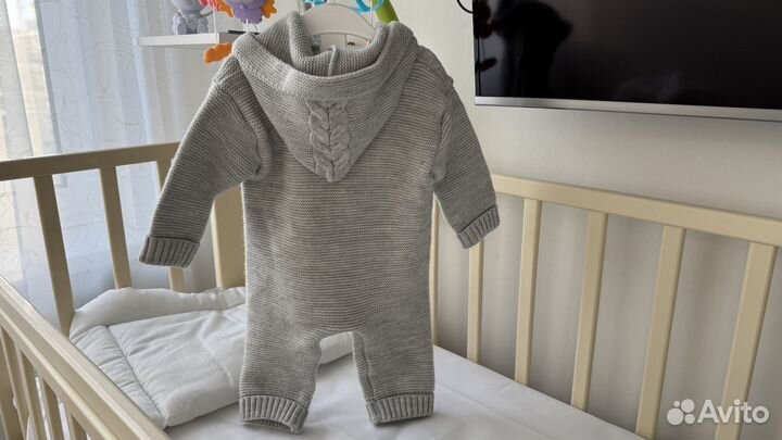 Комбинезон вязаный для ребенка