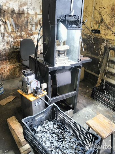 Кузнечные штампы. Оборудование для штамповки.пресс