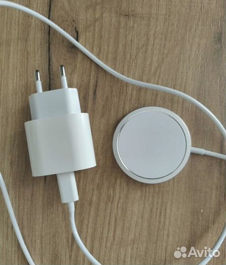 Беспроводная зарядка magsafe