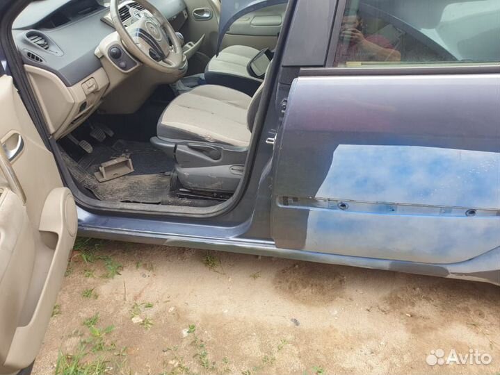 Порог левый Рено Сценик 2008 карниз