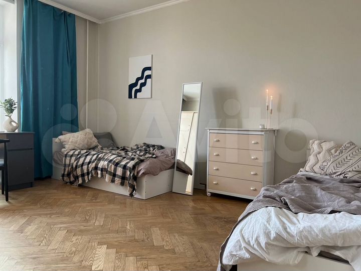 Комната 17 м² в 5-к., 8/9 эт.