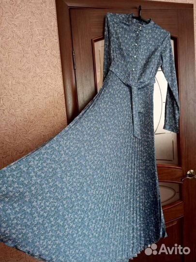 Платье шелковое в пол