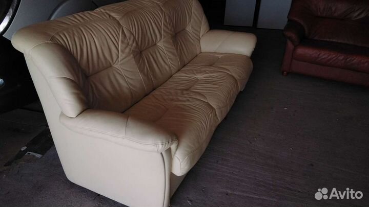 Кожаный диван из Финляндии