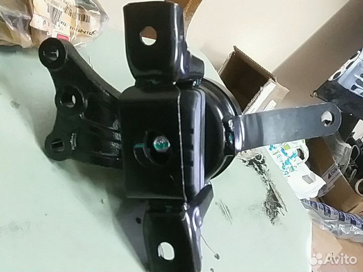 Опора двигателя Chery J52-1001310