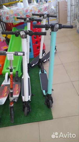 Самокат електроник