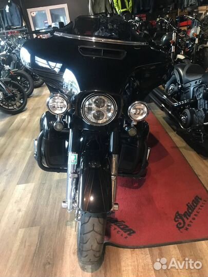 Harley-Davidson CVO Street Glide, 2015