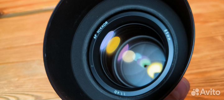 Объектив Nikon 85mm f/1.4D