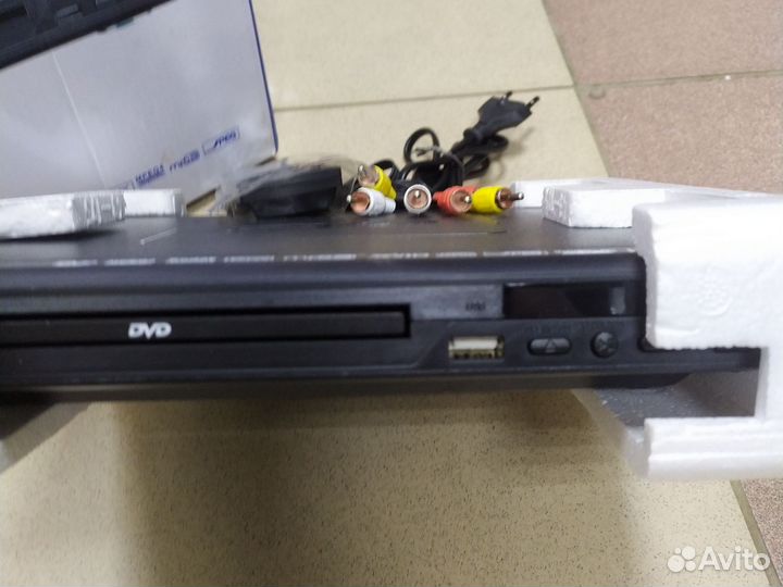 Видеоплеер DVD Hyundai H-DVD160