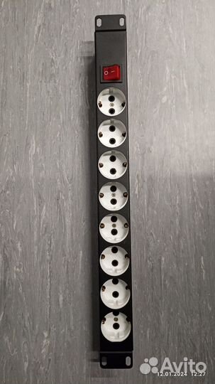 Блок силовых розеток 19” 1U 8 розеток