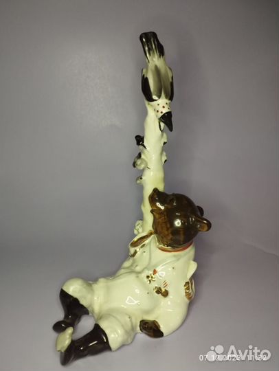Медведь на воеводстве лфзи. Фарфоровая статуэтка