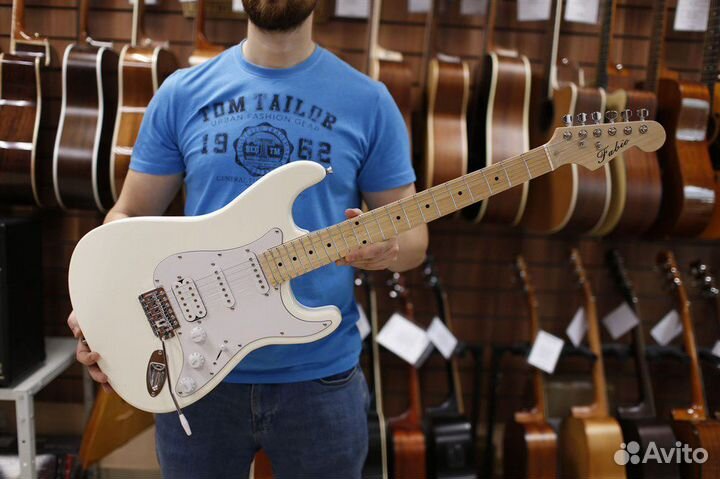 Электрогитара стратокастер Fabio st200 White