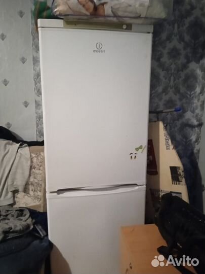 Холодильник на запчасти,не работает(не морозит)