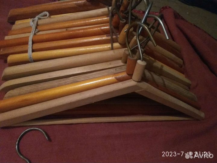 Вешалки плечики деревянные
