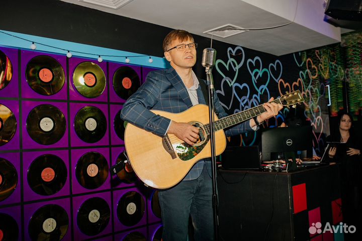 Обучение игре на гитаре в центре Тюмени