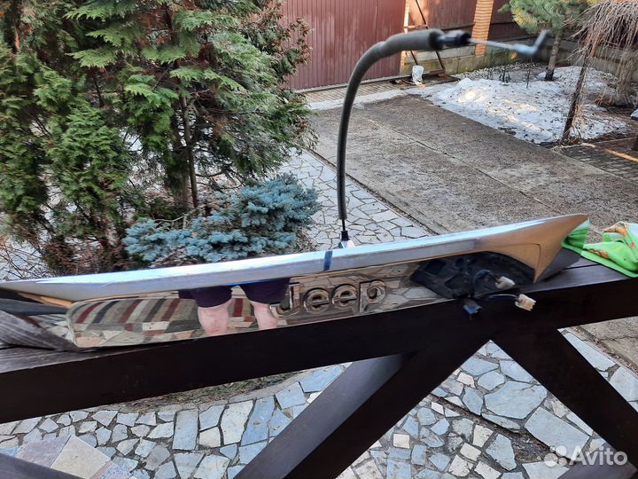 Хромированная накладка jeep на дверь багажника