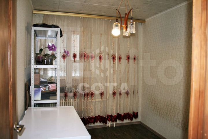 4-к. квартира, 74 м², 1/10 эт.