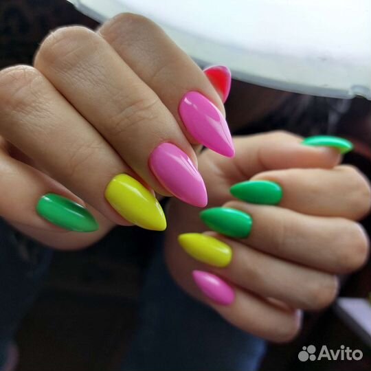 Педикюр с покрытием гель-лаком