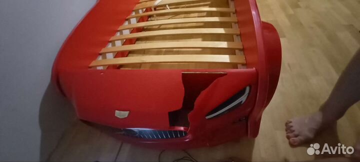 Детская кровать машина