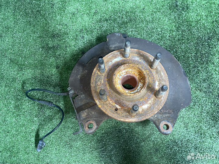 Ступица передняя правая Cadillac Escalade GMT900