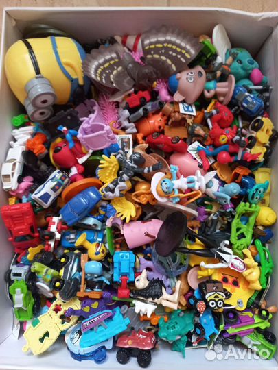 Игрушки из киндер сюрприза и сладких боксов