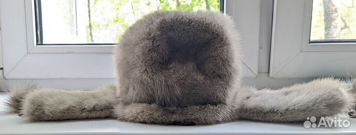 Женские меховые шапки