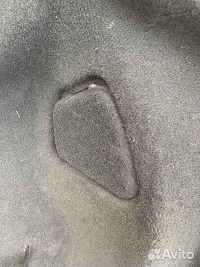 Обшивка багажника задняя правая Toyota Avensis 3