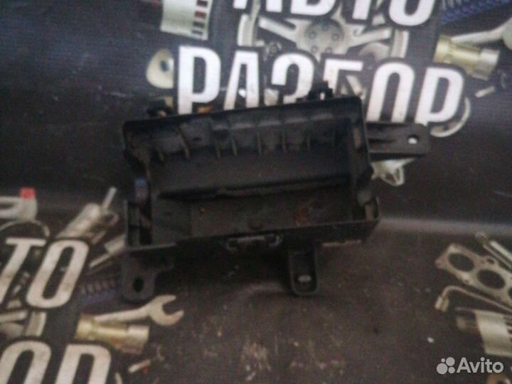 Корпус блока предохранителей Chevrolet Aveo T250