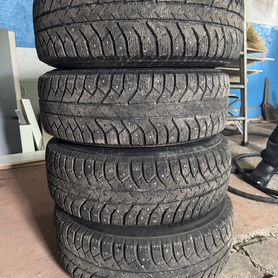 Колеса Bridgestone 245/70 R 16 на Sorento