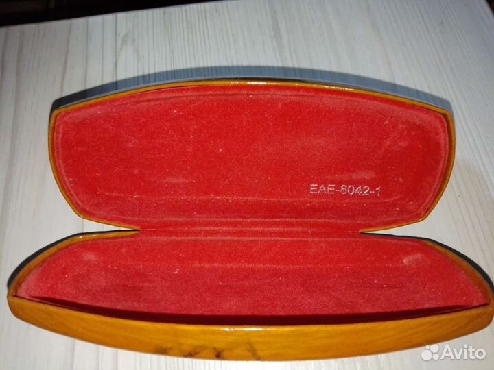 Очки в фультляре