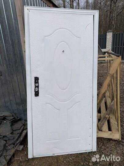 Металлическая дверь бу