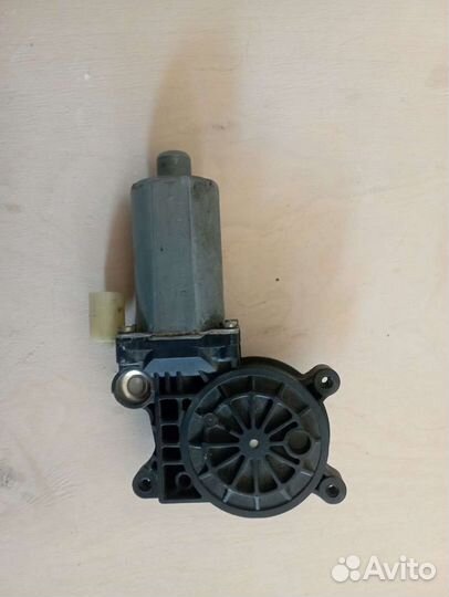 Моторчик стеклоподъемника bmw x5