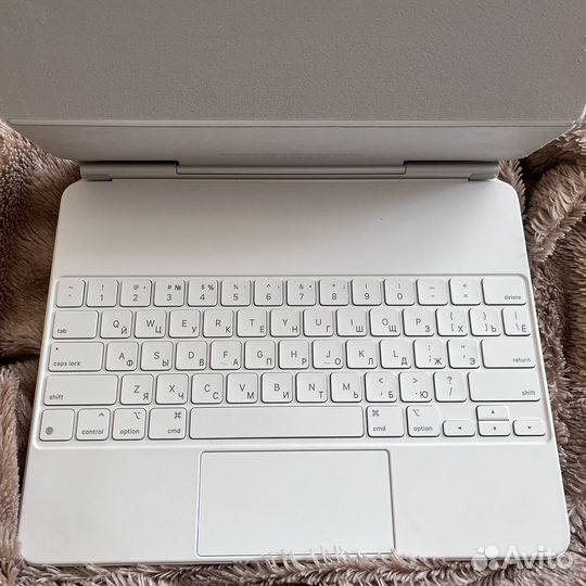 Клавиатура Apple magic keyboard A2480 iPad 12.9
