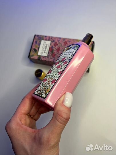 Духи Gucci Flora Gorgeous Gardenia