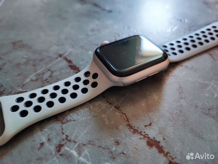 Apple Watch Nike Sport Band SE 40 мм 2022 Aluminiu